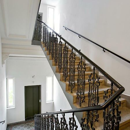 Open Gate Apartment Praha Bagian luar foto